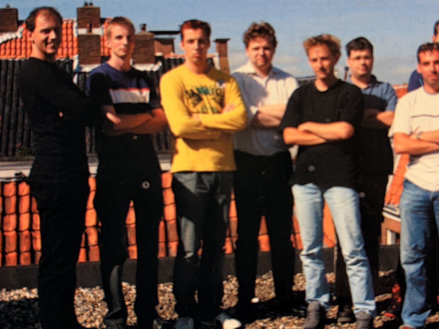 Het SchoolMaster-team op een dak in Leeuwarden